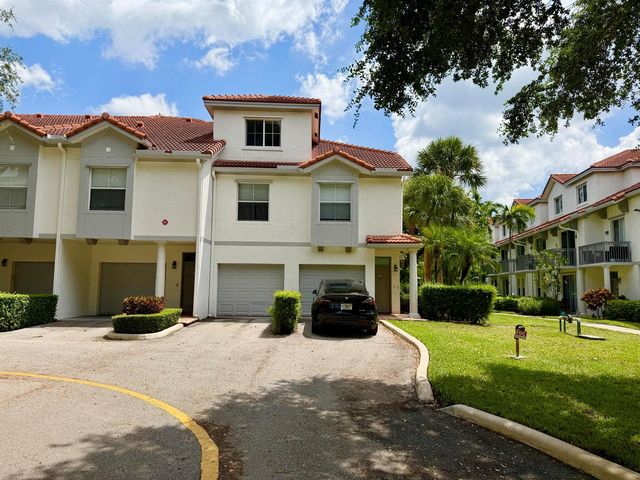 2010 Alta Meadows Lane 209, Delray Beach, FL 33444