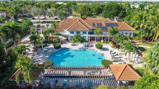 2010 Alta Meadows Lane 209, Delray Beach, FL 33444