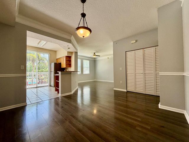 2010 Alta Meadows Lane 209, Delray Beach, FL 33444
