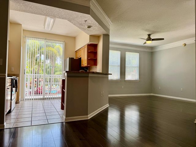2010 Alta Meadows Lane 209, Delray Beach, FL 33444