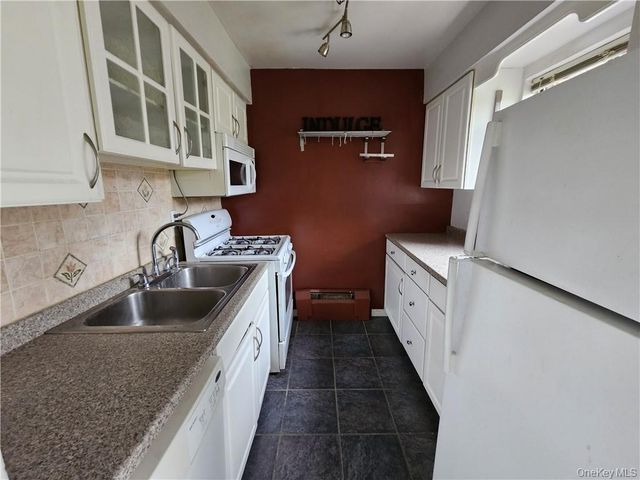 17 Tanager Road 1704, Monroe, NY 10950