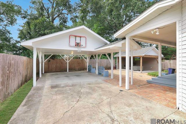 529 Maryland Ave, Port Allen, LA 70767