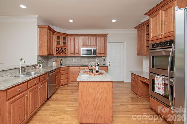 1015 Estate Lane, Matthews, NC 28104