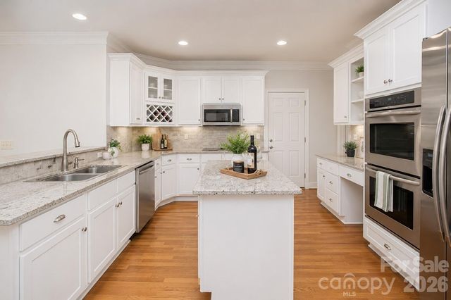 1015 Estate Lane, Matthews, NC 28104