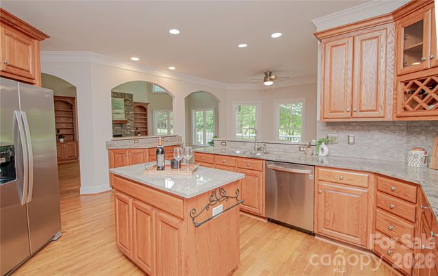 1015 Estate Lane, Matthews, NC 28104