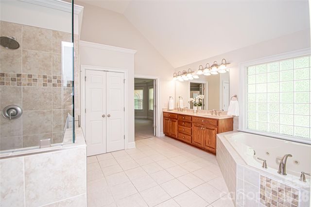 1015 Estate Lane, Matthews, NC 28104