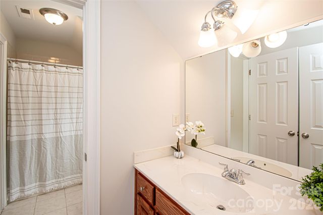 1015 Estate Lane, Matthews, NC 28104