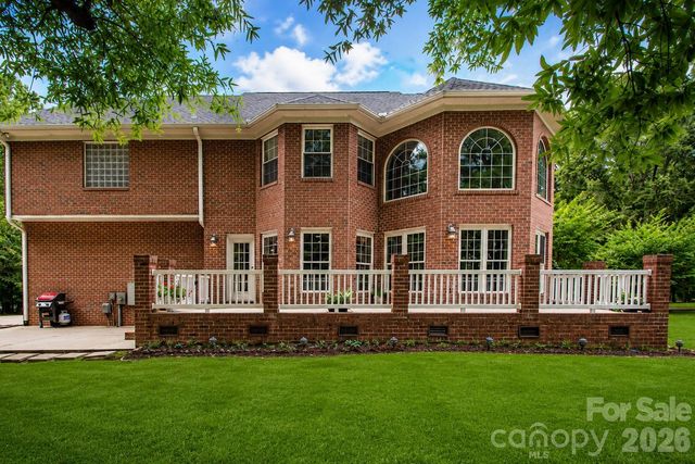 1015 Estate Lane, Matthews, NC 28104