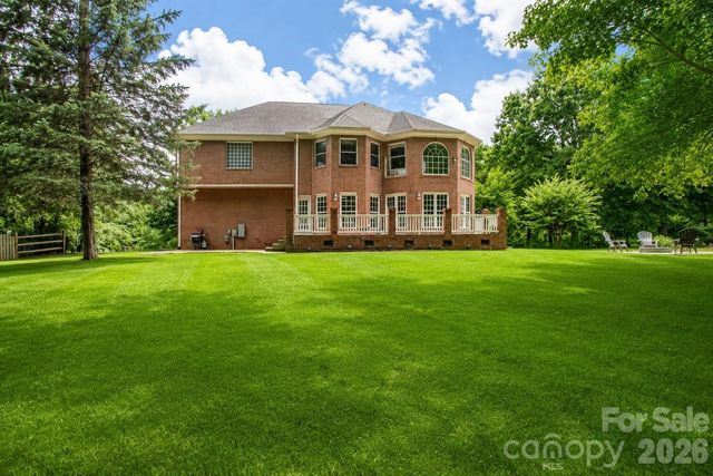 1015 Estate Lane, Matthews, NC 28104