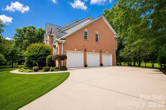 1015 Estate Lane, Matthews, NC 28104