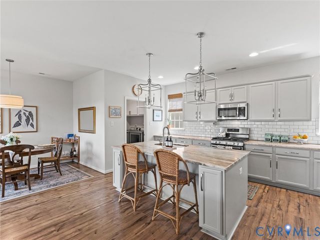 5661 Rohan Pl, Moseley, VA 23120