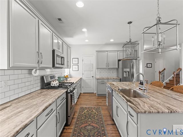 5661 Rohan Pl, Moseley, VA 23120