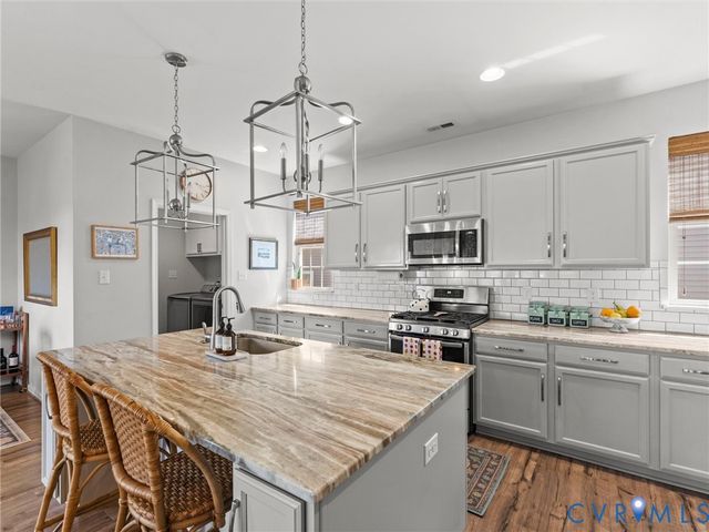 5661 Rohan Pl, Moseley, VA 23120
