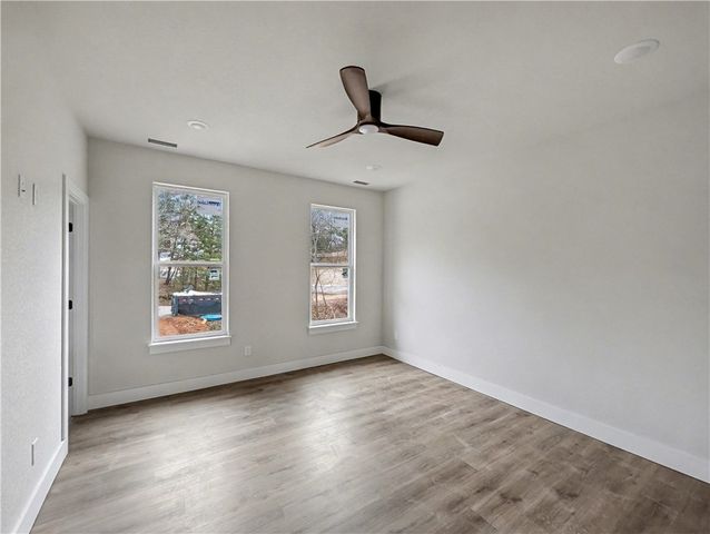 3 Granshire Lane, Bella Vista, AR 72714