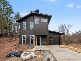 3 Granshire Lane, Bella Vista, AR 72714
