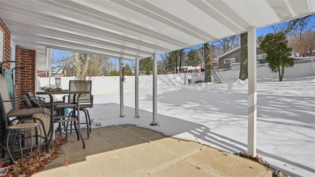 422 Wimer Dr, Ross Twp, PA 15237