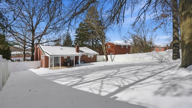 422 Wimer Dr, Ross Twp, PA 15237