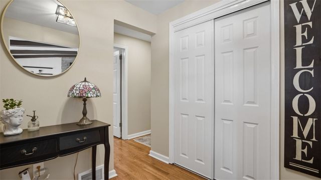 422 Wimer Dr, Ross Twp, PA 15237