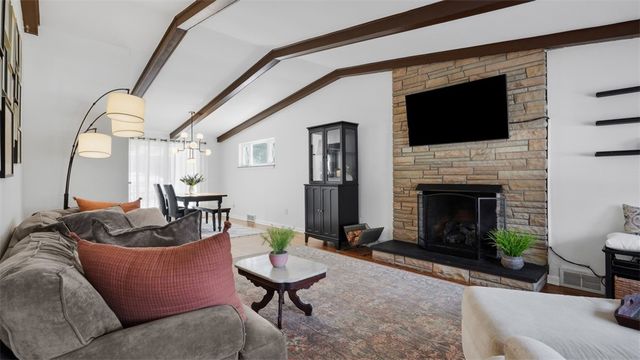 422 Wimer Dr, Ross Twp, PA 15237