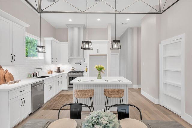 407 Sikes Street, Houston, TX 77018