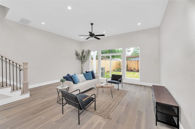 407 Sikes Street, Houston, TX 77018