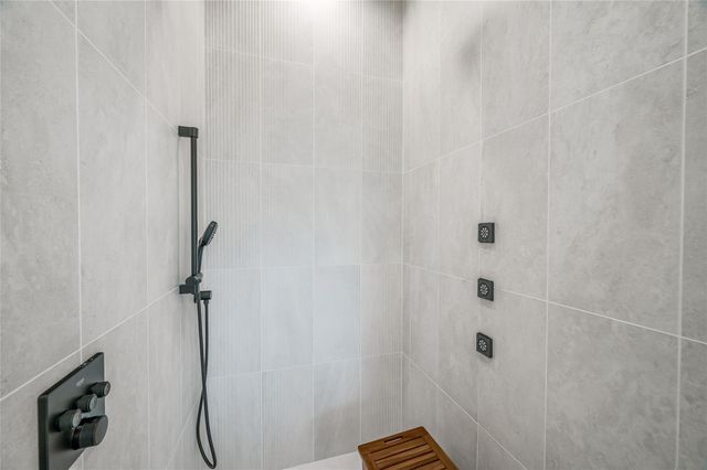 407 Sikes Street, Houston, TX 77018