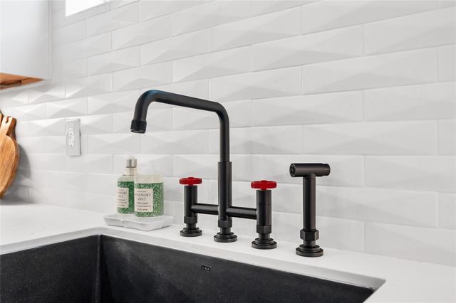 407 Sikes Street, Houston, TX 77018