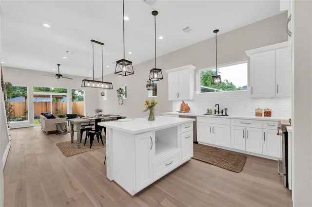 407 Sikes Street, Houston, TX 77018