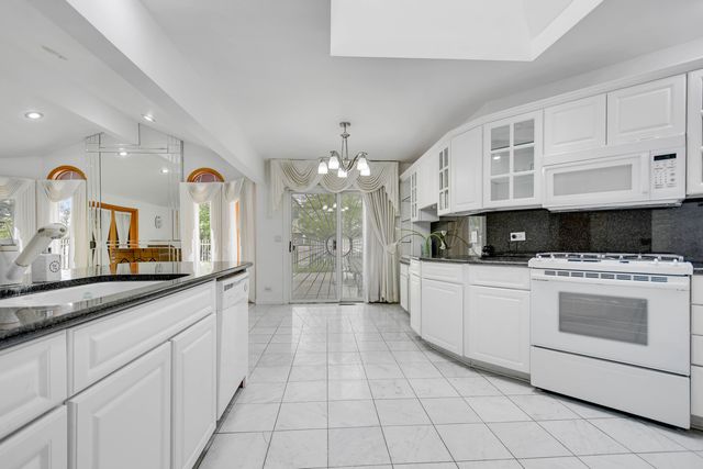 14650 Lamon Avenue, Midlothian, IL 60445