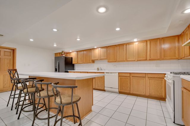 14650 Lamon Avenue, Midlothian, IL 60445