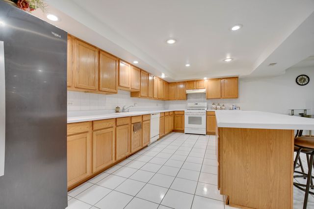 14650 Lamon Avenue, Midlothian, IL 60445