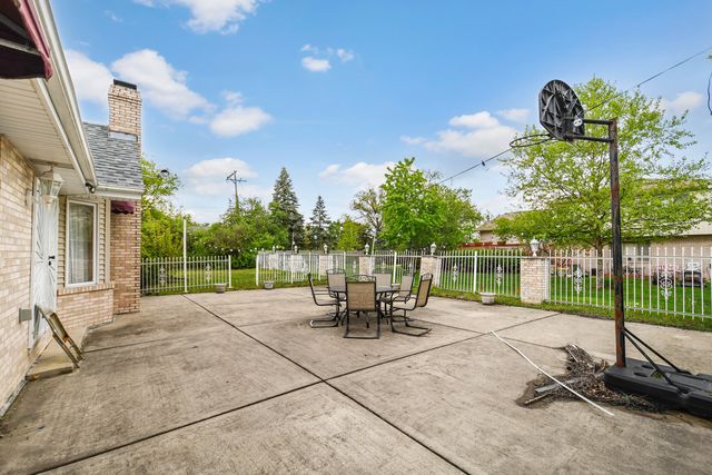 14650 Lamon Avenue, Midlothian, IL 60445