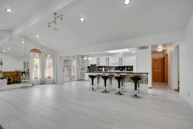 14650 Lamon Avenue, Midlothian, IL 60445