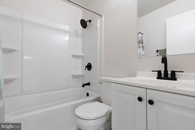 20 OPUS DR, Newark, DE 19702
