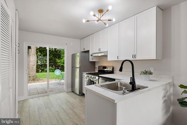 20 OPUS DR, Newark, DE 19702