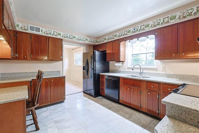 4119 Stonecreek Way, Sharonville, OH 45241