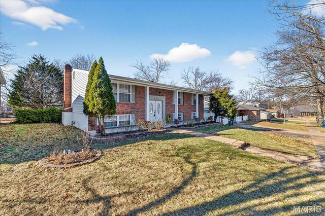 821 Courtland Place, Manchester, MO 63021