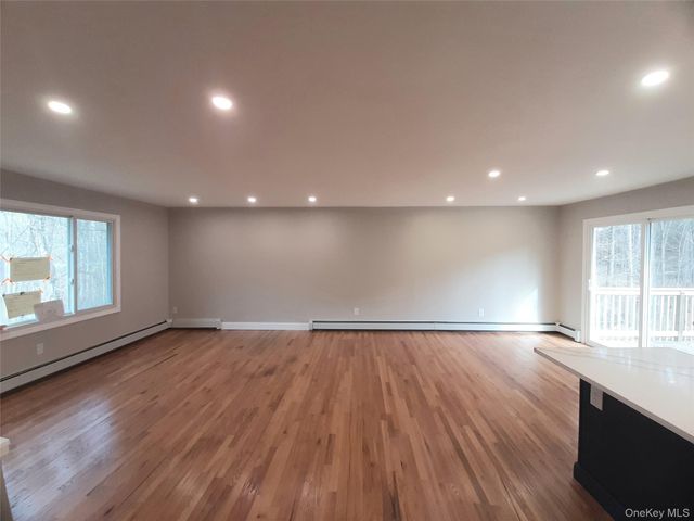 38 Pine Woods Road, Hyde Park, NY 12538