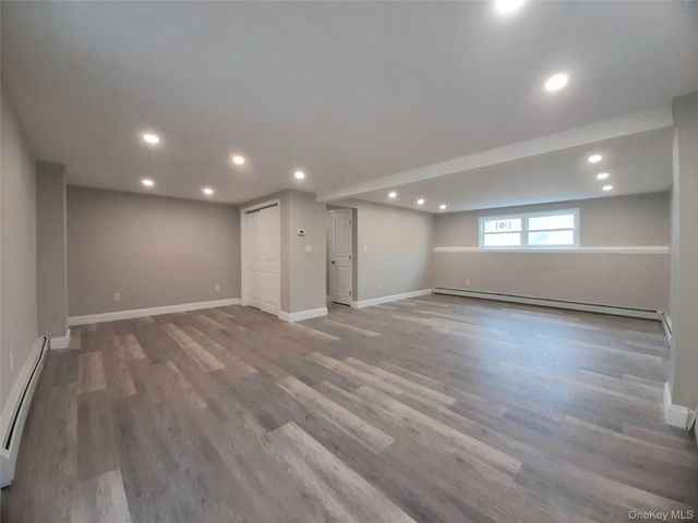 38 Pine Woods Road, Hyde Park, NY 12538