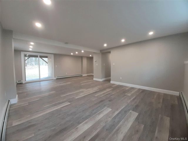 38 Pine Woods Road, Hyde Park, NY 12538