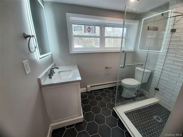 38 Pine Woods Road, Hyde Park, NY 12538