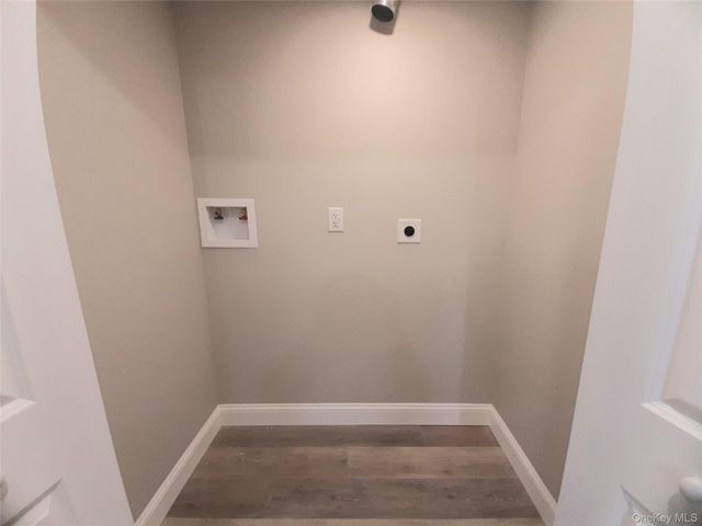 38 Pine Woods Road, Hyde Park, NY 12538