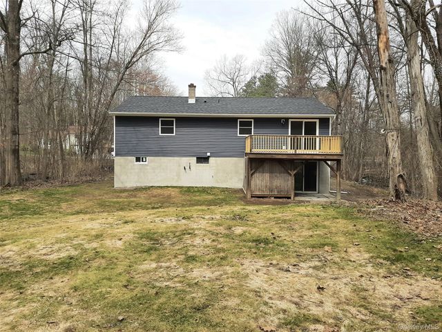 38 Pine Woods Road, Hyde Park, NY 12538