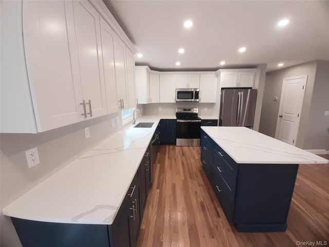 38 Pine Woods Road, Hyde Park, NY 12538