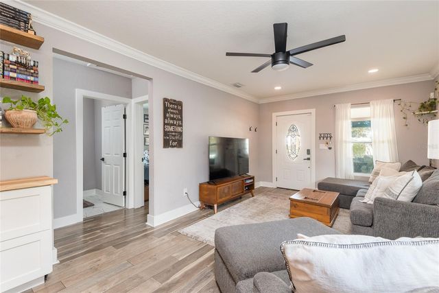 1015 E CRAWFORD STREET, Tampa, FL 33604