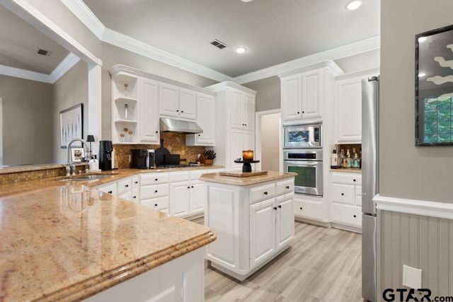 4008 Pinecreek Dr, Tyler, TX 75707