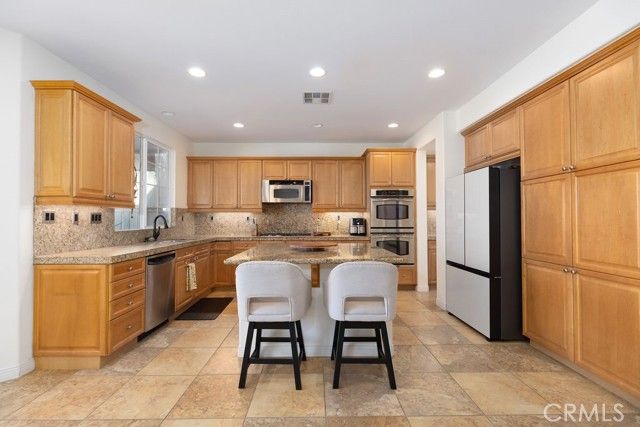 63 Volta Del Tintori, Lake Elsinore, CA 92532