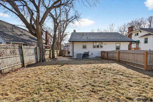 5010 Lafayette Avenue, Omaha, NE 68132