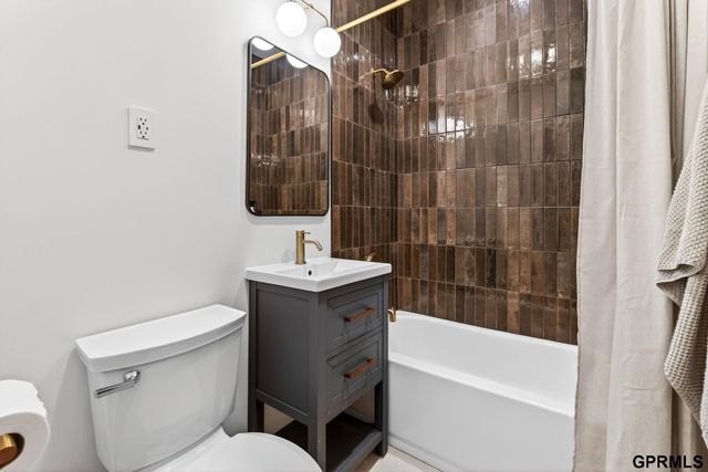 5010 Lafayette Avenue, Omaha, NE 68132