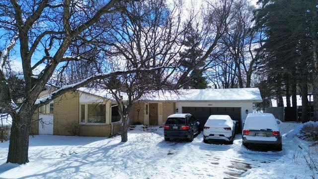 1803 10th Street NW, New Brighton, MN 55112